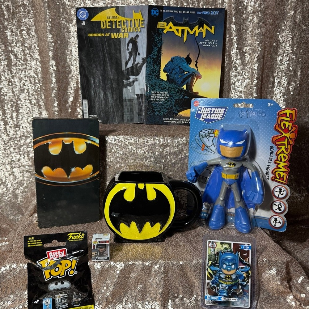 DC Comics Batman Lot VHS Mug Justice League Figure Graphic Novels Bitty Pop Card